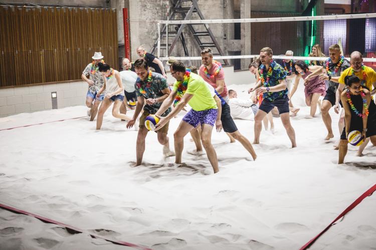 Hauskaa biitsiohjelmaa